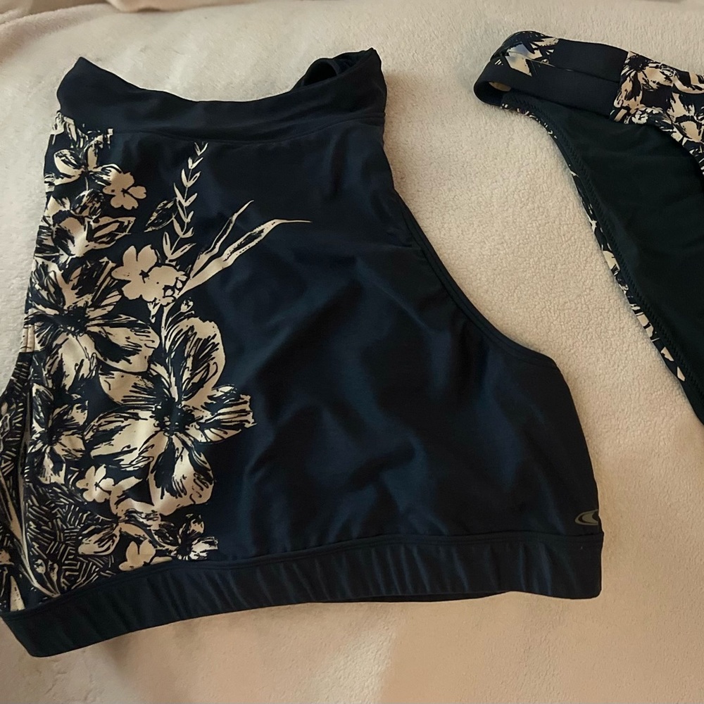O’Neill hybrid high neck greyish blue flower print surf bikini